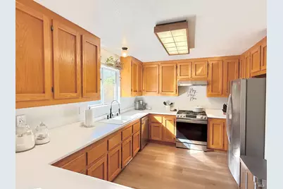 16491 Ridgecrest Court, Hidden Valley Lake, CA 95467 - Photo 15