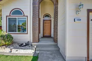 1934 Summit Dr, Fairfield, CA 94534 - Photo 9