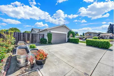 3225 W Pelham Court, Fairfield, CA 94534 - Photo 7