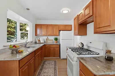 10601 Sheldon Street, Oakland, CA 94605 - Photo 19