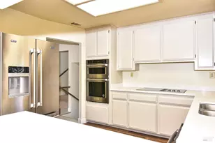 418 Nut Tree Rd, Vacaville, CA 95687 - Photo 3