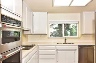 418 Nut Tree Rd, Vacaville, CA 95687 - Photo 5