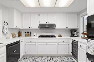 2070 Stonefield Ln, Santa Rosa, CA 95403 - Photo 17