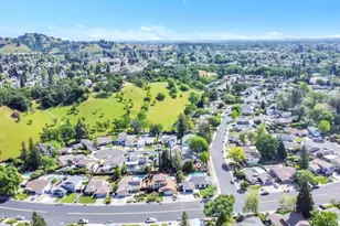 317 N Alamo Dr, Vacaville, CA 95688 - Photo 37