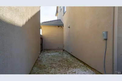 2350 Sheldon Drive, Fairfield, CA 94533 - Photo 41