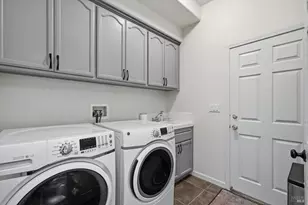 104 Village Oaks Ct, Healdsburg, CA 95448 - Photo 23