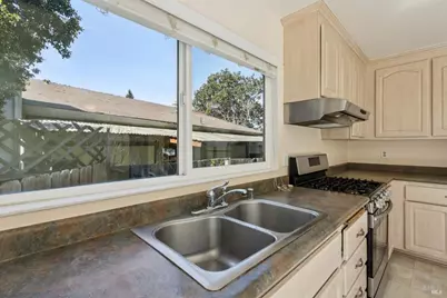 1553 Holly Avenue, Rohnert Park, CA 94928 - Photo 7