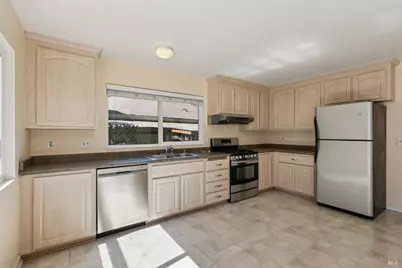 1553 Holly Avenue, Rohnert Park, CA 94928 - Photo 5