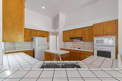 2988 Rustle Court, Fairfield, CA 94534 - Photo 13