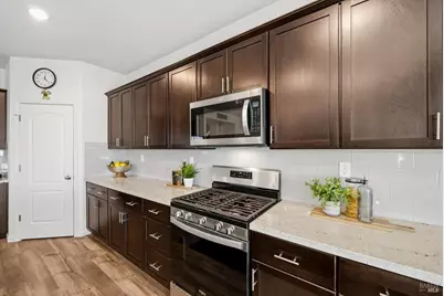 1685 Blossom Way, Dixon, CA 95620 - Photo 17