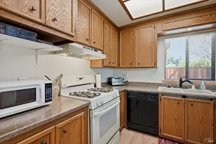 2168 Clay St, Napa, CA 94559 - Photo 15