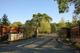 247 Fisher Ln, Sonoma, CA 95476 - Photo 3