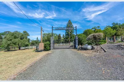 590 Pleasant Avenue, Santa Rosa, CA 95403 - Photo 67