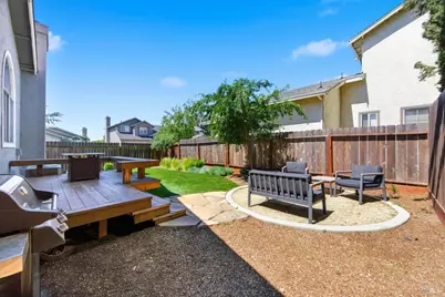 350 Jacaranda Drive, Suisun City, CA 94585 - Photo 31