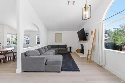 350 Jacaranda Drive, Suisun City, CA 94585 - Photo 11