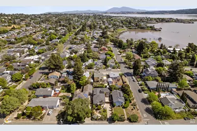 914 W 6th Street, Benicia, CA 94510 - Photo 49