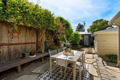 914 W 6th Street, Benicia, CA 94510 - Photo 41