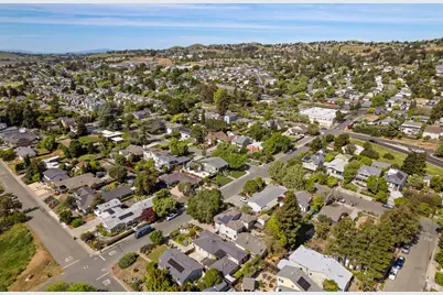 914 W 6th Street, Benicia, CA 94510 - Photo 51