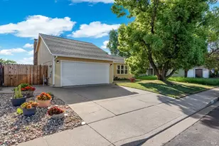 427 Temple Dr, Vacaville, CA 95687 - Photo 1