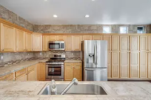 8843 Oakfield Ln, Windsor, CA 95492 - Photo 13