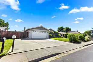 182 Fairview Dr, Vacaville, CA 95687 - Photo 3