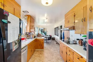 370 W M St, Benicia, CA 94510 - Photo 21