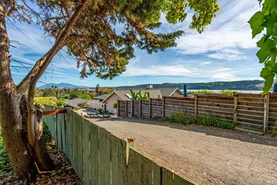 370 W M Street, Benicia, CA 94510 - Photo 9