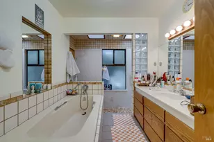 370 W M St, Benicia, CA 94510 - Photo 21