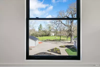 127 Pleasant Avenue, Santa Rosa, CA 95403 - Photo 33