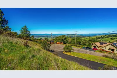 6048 Hyland Way, Penngrove, CA 94951 - Photo 21