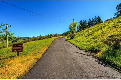 6048 Hyland Way, Penngrove, CA 94951 - Photo 17