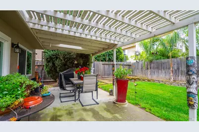 606 Sunnyvale Place, Vacaville, CA 95687 - Photo 47