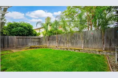 606 Sunnyvale Place, Vacaville, CA 95687 - Photo 49
