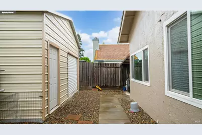 606 Sunnyvale Place, Vacaville, CA 95687 - Photo 53