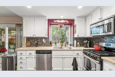 606 Sunnyvale Place, Vacaville, CA 95687 - Photo 17