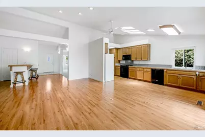 9151 Piccadilly Circle, Windsor, CA 95492 - Photo 7