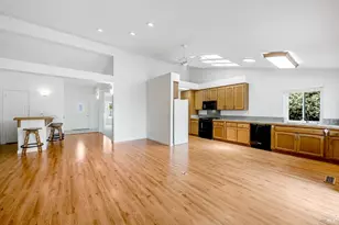 9151 Piccadilly Cir, Windsor, CA 95492 - Photo 7
