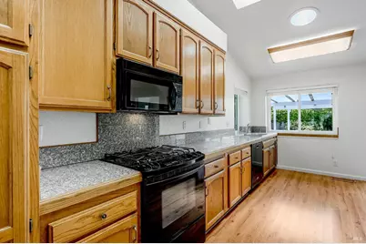 9151 Piccadilly Circle, Windsor, CA 95492 - Photo 9