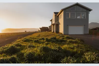 5 Clam Court, Whitethorn, CA 95589 - Photo 1