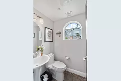 440 E E Street, Benicia, CA 94510 - Photo 17