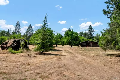 22550 Shady Grove Road, Middletown, CA 95461 - Photo 35