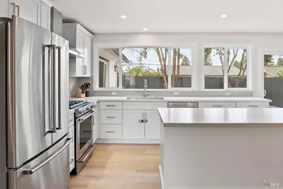 7685 Beverly Drive, Rohnert Park, CA 94928 - Photo 3