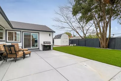 7685 Beverly Drive, Rohnert Park, CA 94928 - Photo 17