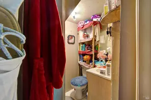 682 Maplewood Ave, Napa, CA 94558 - Photo 35