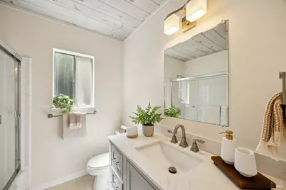 122 Woodward Avenue, Sausalito, CA 94965 - Photo 17