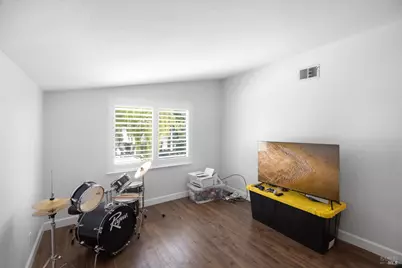 331 Bridgeport Court, Vacaville, CA 95687 - Photo 33