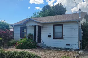 819 Center St, Healdsburg, CA 95448 - Photo 1