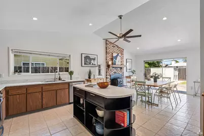 3886 Klamath Way, Napa, CA 94558 - Photo 5