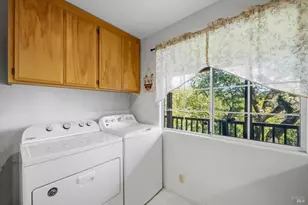 258 Circle Oaks Dr, Napa, CA 94558 - Photo 41