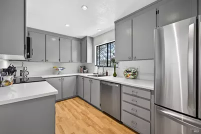 37 Greenside Way, San Rafael, CA 94901 - Photo 5